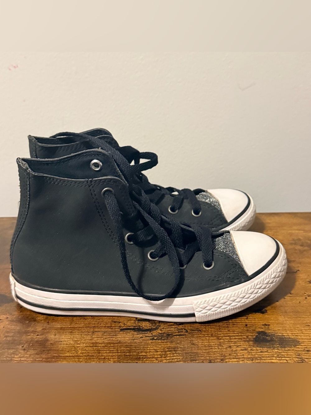 Converse Girl's CTAS Black/Wh Graphite Glitter Leather Hi Top Sneakers-Sz 1